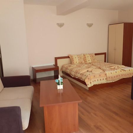 Guest House Kostovi คีตาน ห้อง รูปภาพ