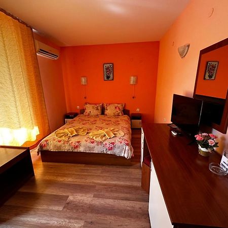 Guest House Kostovi คีตาน ภายนอก รูปภาพ