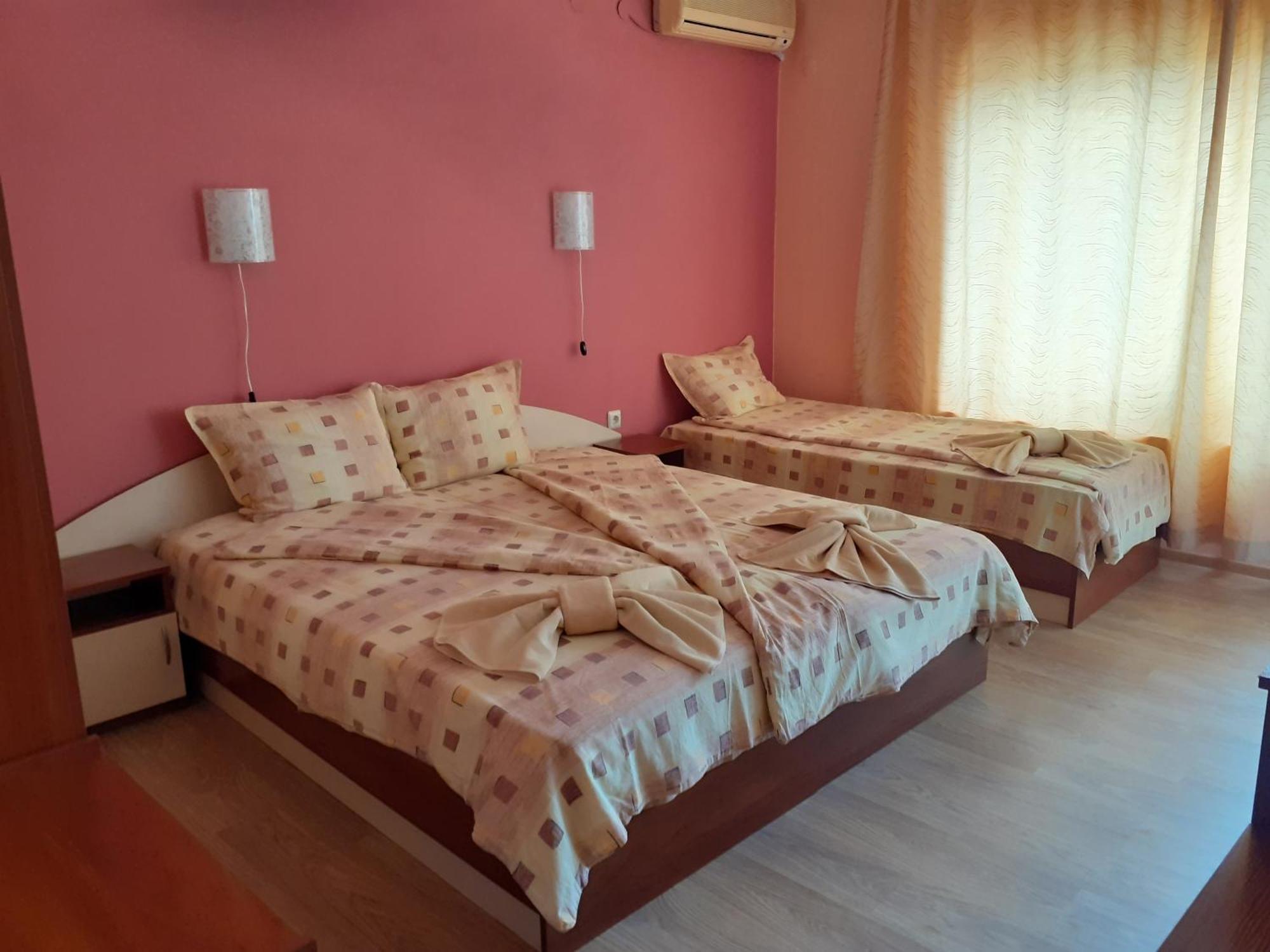 Guest House Kostovi คีตาน ห้อง รูปภาพ