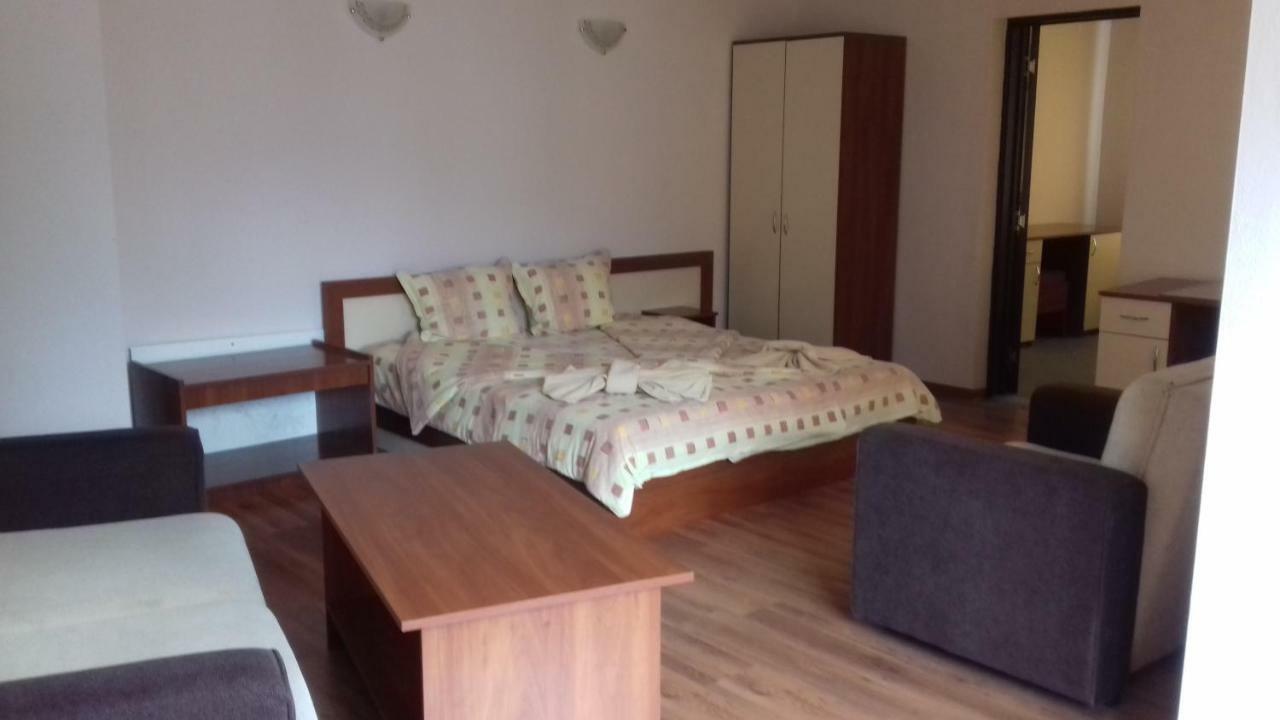 Guest House Kostovi คีตาน ภายนอก รูปภาพ